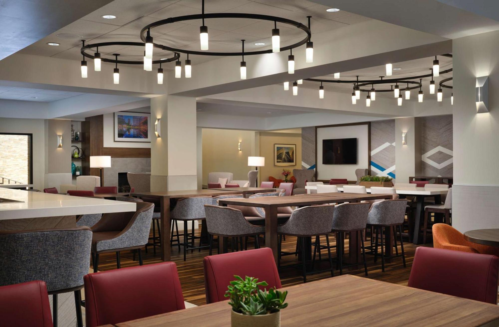 Hilton Garden Inn Las Colinas Irving Ngoại thất bức ảnh